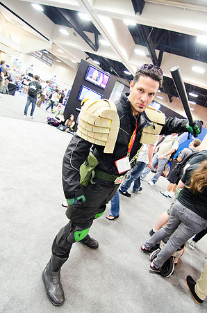 Cos-Player in Judge Dredd costume
