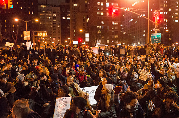 Protesters Block the Lincoln Tunnel in Continuing Police Violenc